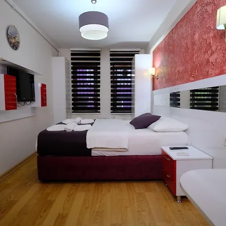 公寓式酒店 Ottogreensuit 3*